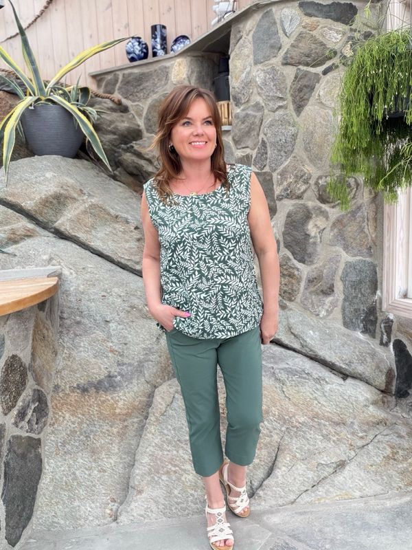 Solveig capri dark forrest