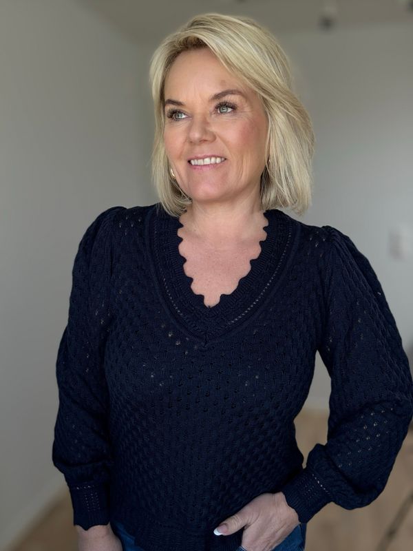Gina genser marineblå