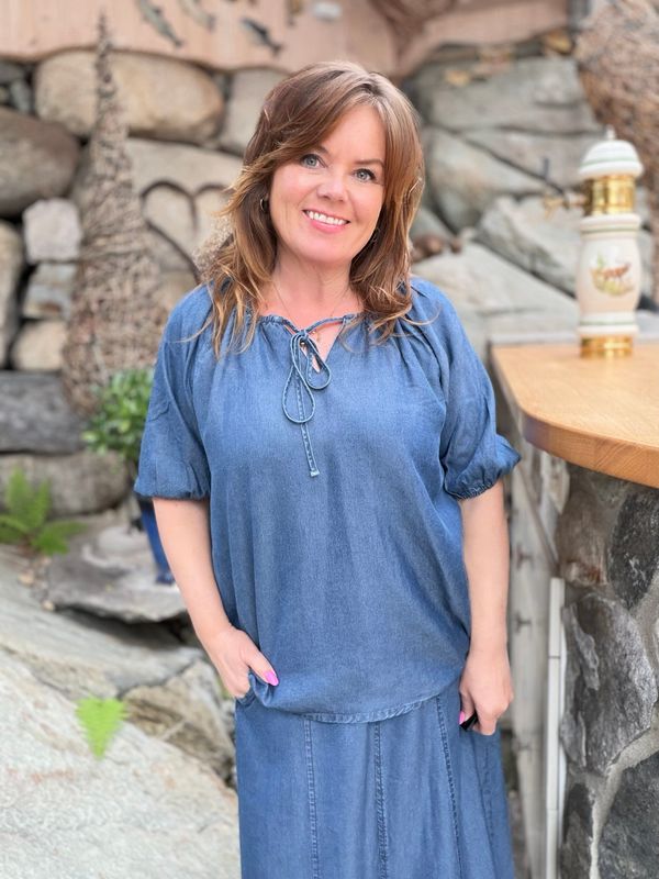 RINNY Bluse – Medium Blue Denim