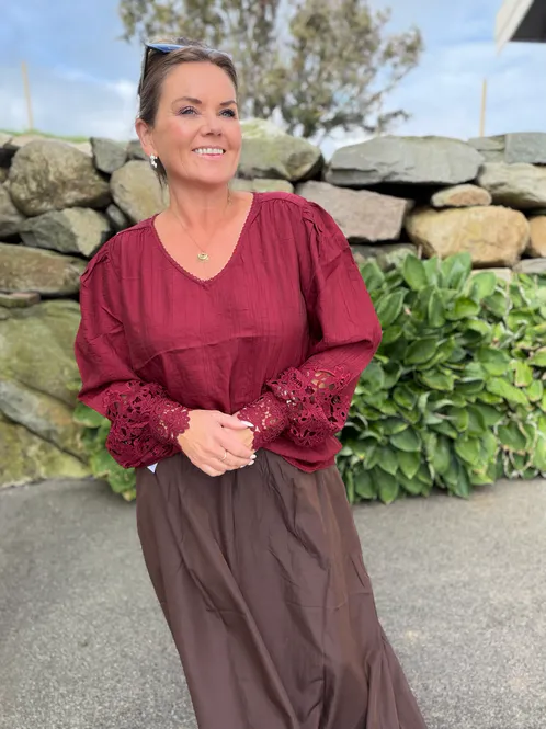 Hovedbilde Tina bluse burgunder